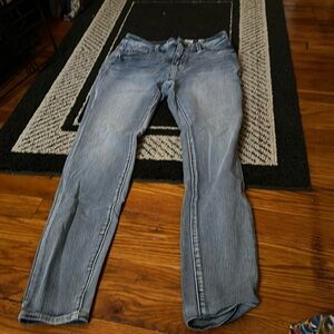 Very nicely distressed skinny jeans